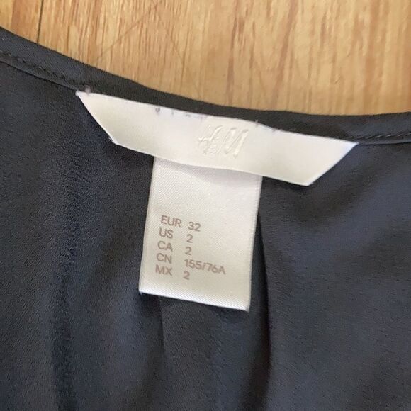 Chiffon tank euc - Picture 3 of 6